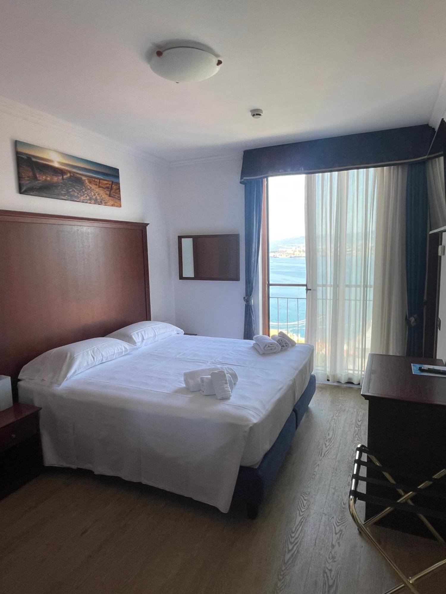 Panorama Hotel Múggia Buitenkant foto